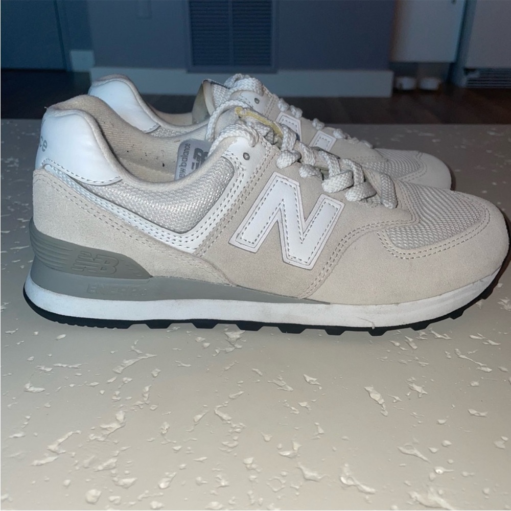 New Balance 574 V2 classic cream and white 7 wide